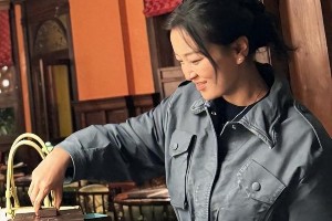 贾玲刘亦菲遭身材审判：女星体重为何成焦点？