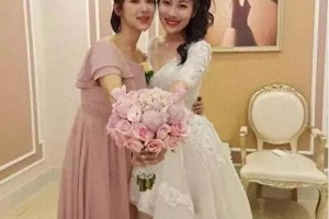 章若楠低调参加妹妹婚礼 展现真挚姐妹情