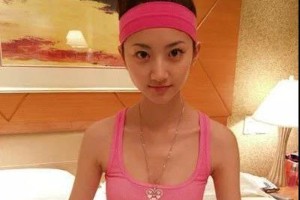 景甜李艺彤造型对比：脸平女星如何避免踩雷