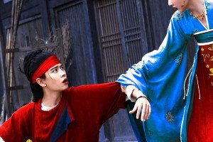 任嘉伦宋祖儿《无忧渡》烟花吻戏引爆5亿热搜