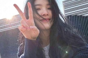 章若楠最新写真曝光，清新甜美引热议
