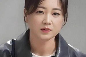 贾玲43岁生日聚会状态佳，瘦身成果引热议